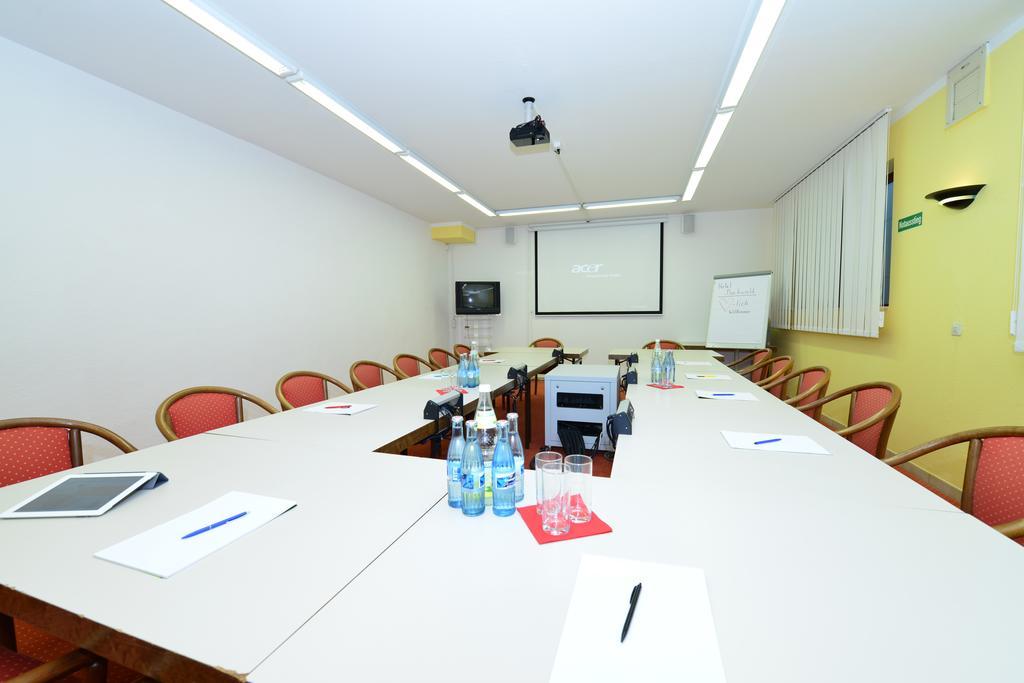 Hotel Am Buchwald Esslingen am Neckar Екстер'єр фото