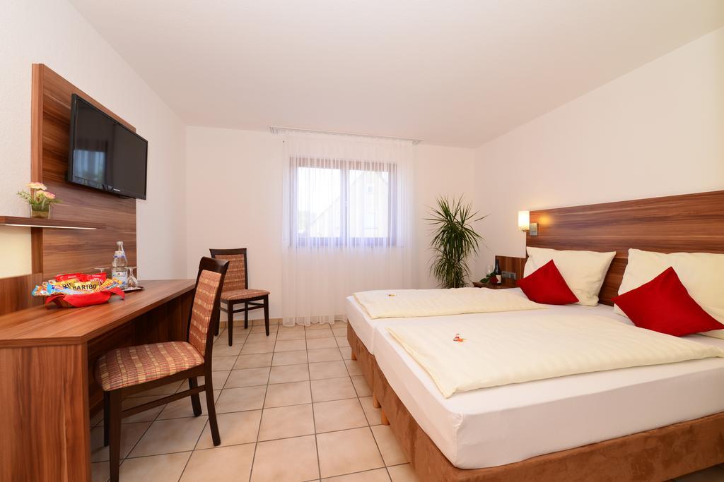 Hotel Am Buchwald Esslingen am Neckar Номер фото