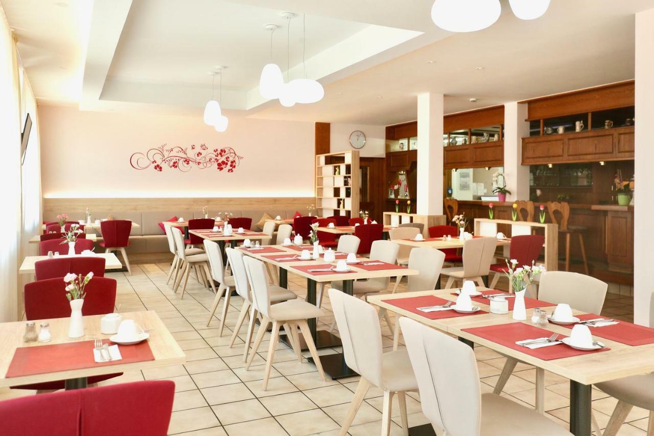 Hotel Am Buchwald Esslingen am Neckar Екстер'єр фото