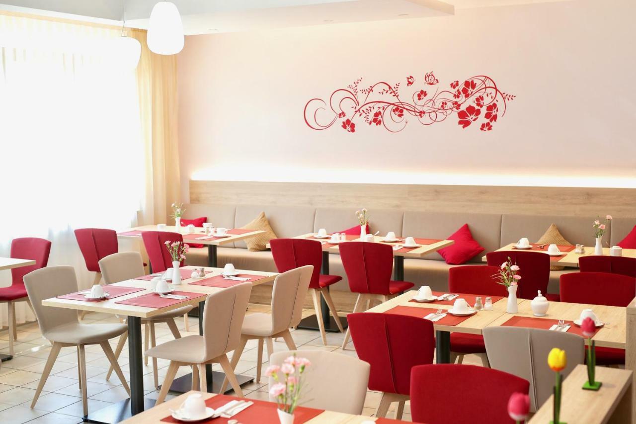 Hotel Am Buchwald Esslingen am Neckar Екстер'єр фото
